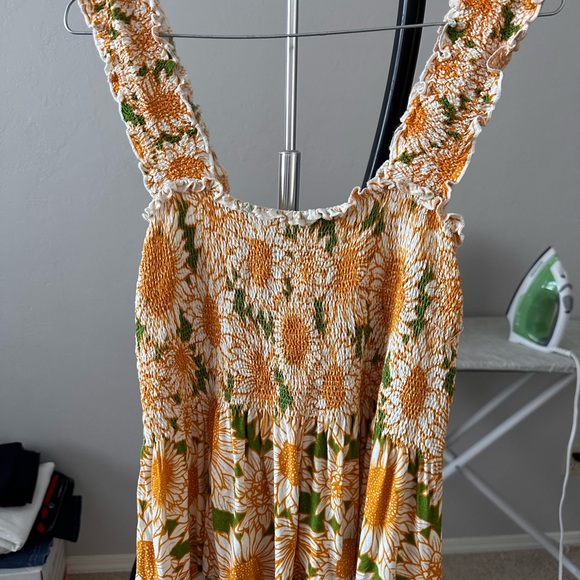 Conditions Apply Katalia Printed Smocked Peplum Tank in Green Motif - Picture 2 of 4